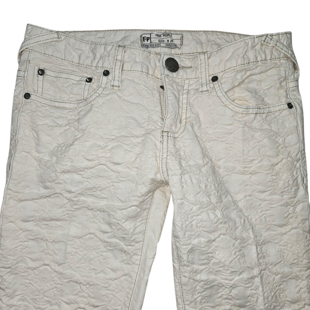 Free People Jaquard Textured Cream Lowrise Jeans In 25 - Picture 2 of 8